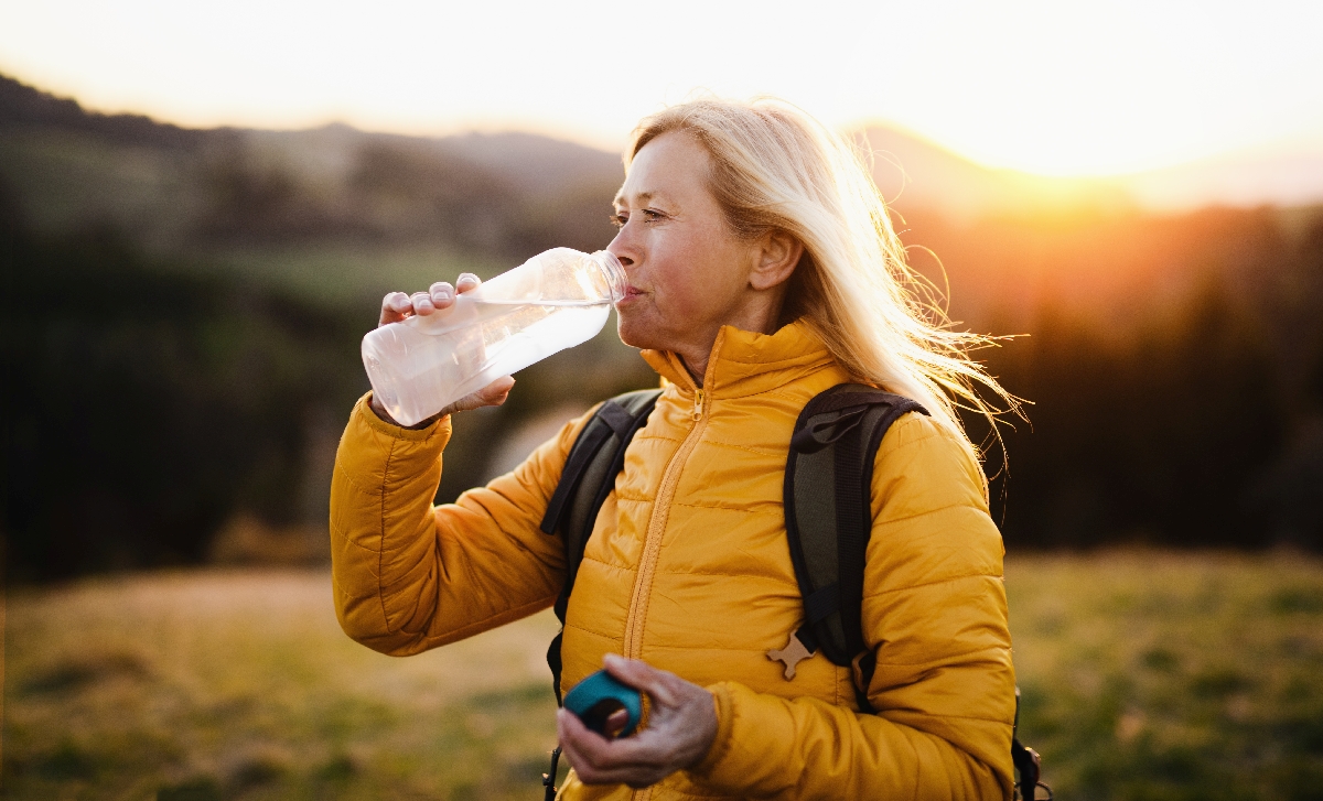 Read more about the article Sănătate: Tu știi câtă apă trebuie să bei?